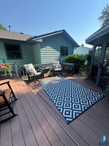 5205 W Thurman Dr, Sioux Falls, SD 57106