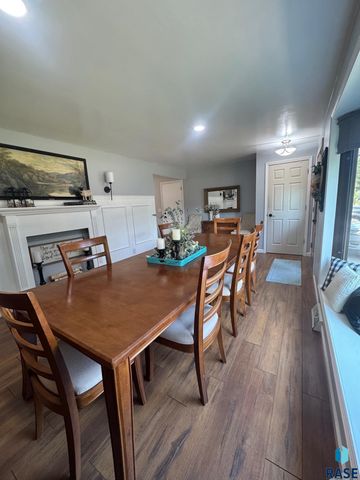 5205 W Thurman Dr, Sioux Falls, SD 57106