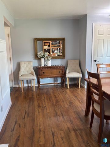 5205 W Thurman Dr, Sioux Falls, SD 57106