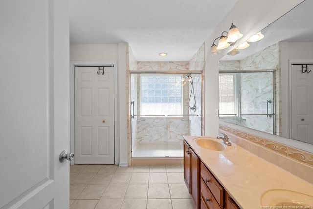 2533 Canford Lane, Fayetteville, NC 28304
