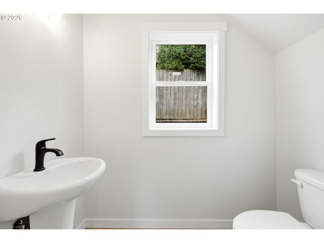 520 S Buxton St, Troutdale, OR 97060