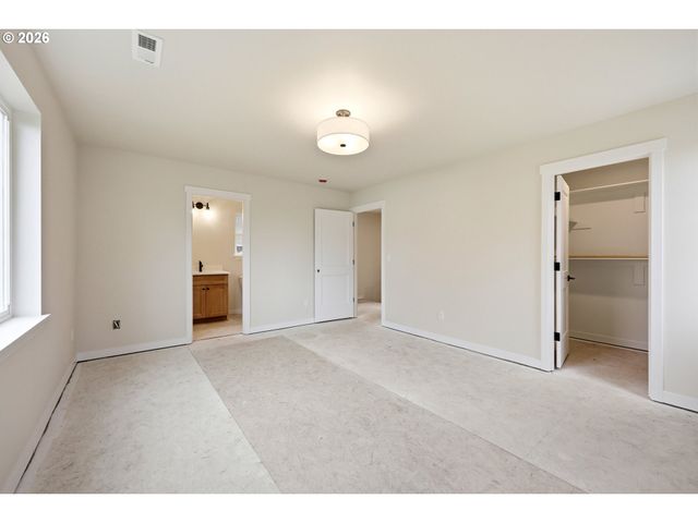 520 S Buxton St, Troutdale, OR 97060
