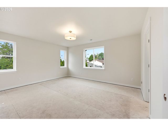 520 S Buxton St, Troutdale, OR 97060