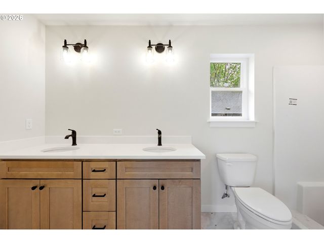 520 S Buxton St, Troutdale, OR 97060