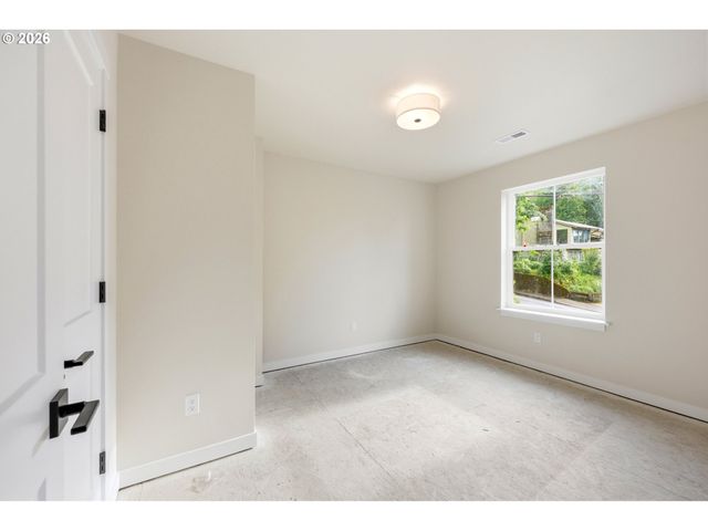520 S Buxton St, Troutdale, OR 97060