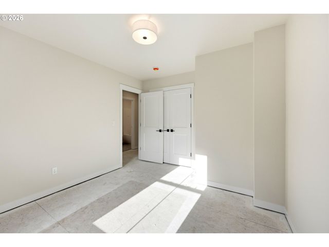 520 S Buxton St, Troutdale, OR 97060
