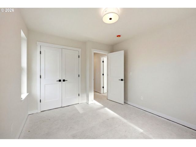 520 S Buxton St, Troutdale, OR 97060