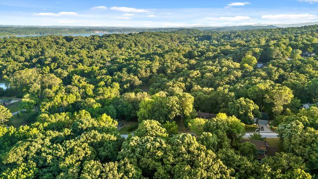 1813 Colonial Shores Drive, Hixson, TN 37343