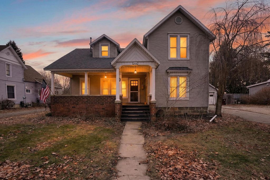 229 S Jeffery Street, Ithaca, MI 48847
