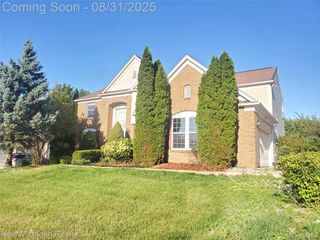 4377 Brighton Drive, Grand Blanc, MI 48439