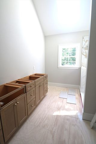40 Sperry Ln, North Attleboro, MA 02760
