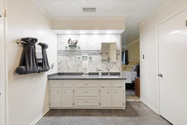 6207 Canada Drive, Pasadena, TX 77505