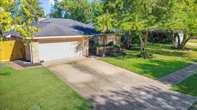 6207 Canada Drive, Pasadena, TX 77505