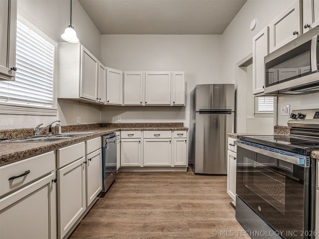 233 W Adams Avenue, Mcalester, OK 74501