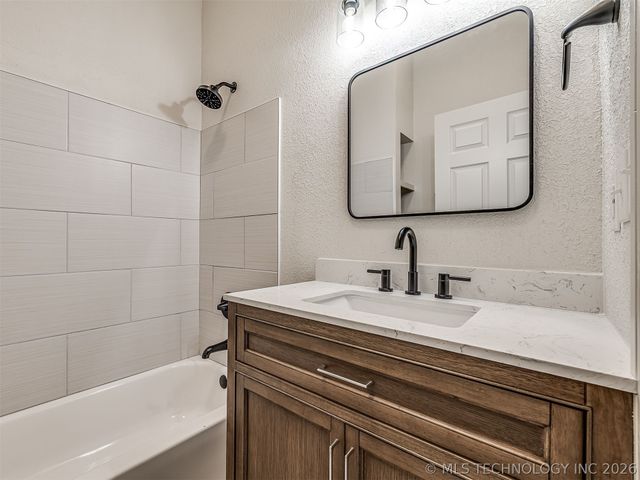 233 W Adams Avenue, Mcalester, OK 74501