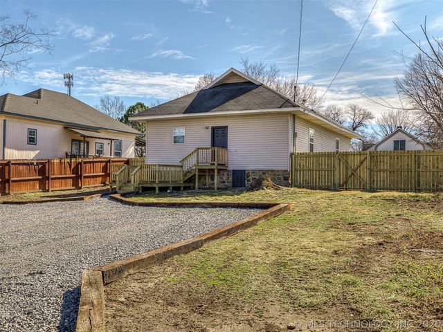 233 W Adams Avenue, Mcalester, OK 74501