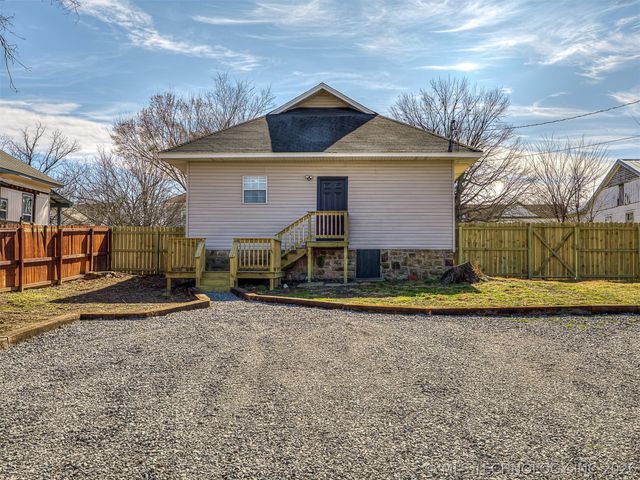 233 W Adams Avenue, Mcalester, OK 74501