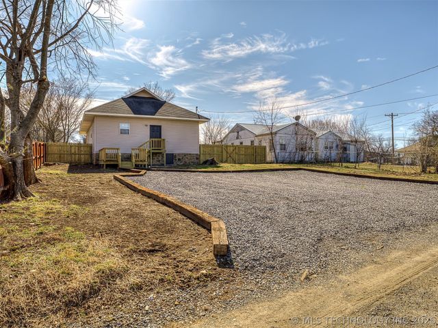 233 W Adams Avenue, Mcalester, OK 74501