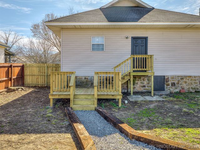 233 W Adams Avenue, Mcalester, OK 74501