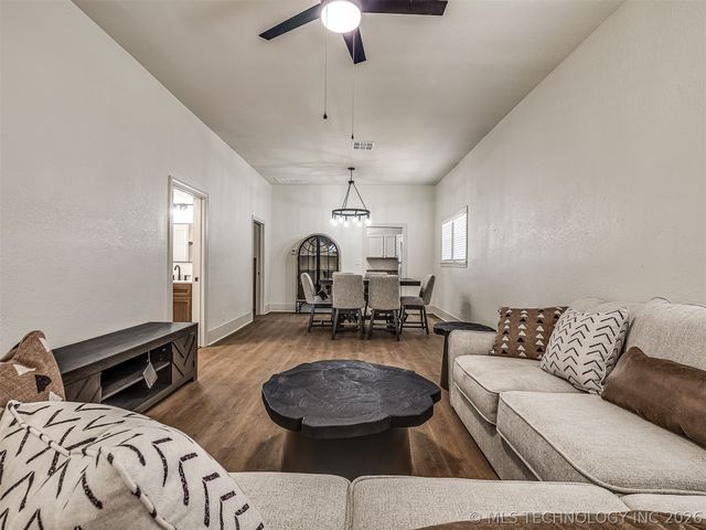 233 W Adams Avenue, Mcalester, OK 74501