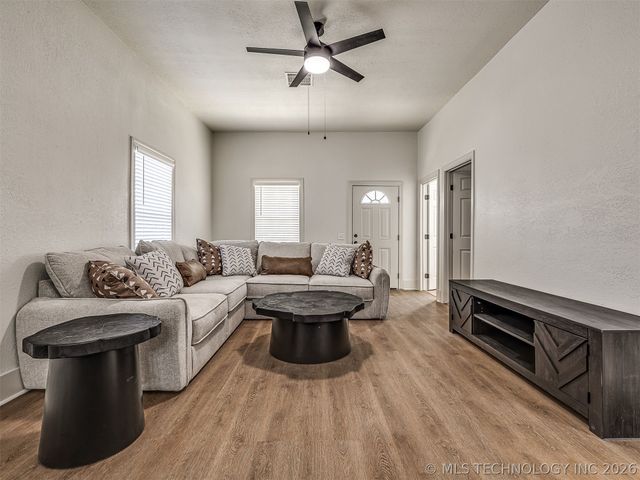 233 W Adams Avenue, Mcalester, OK 74501