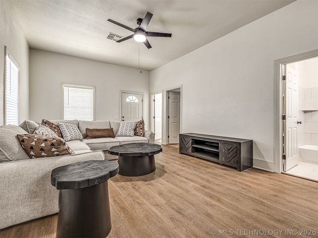 233 W Adams Avenue, Mcalester, OK 74501