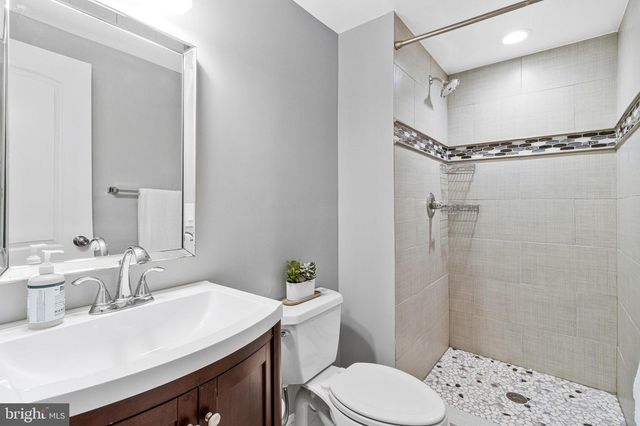 207 EVANS LN, Alexandria, VA 22305
