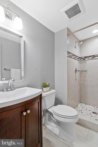 207 EVANS LN, Alexandria, VA 22305