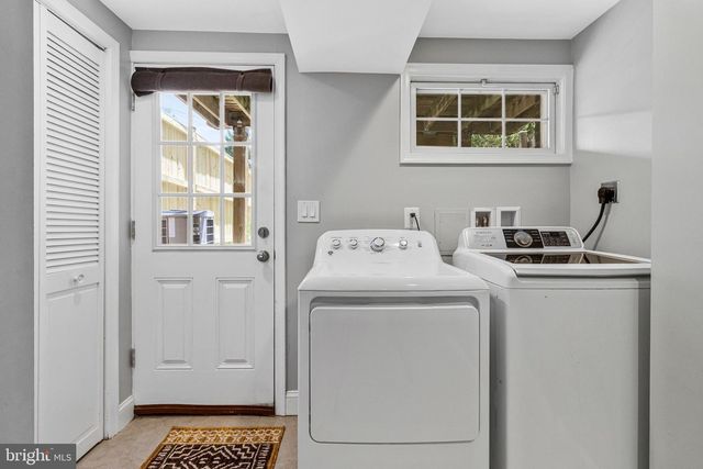 207 EVANS LN, Alexandria, VA 22305