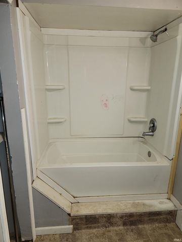 2420 Lafayette Avenue, Terre Haute, IN 47805