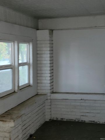 2420 Lafayette Avenue, Terre Haute, IN 47805