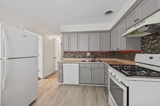 10807 Mcvicker Avenue, Chicago Ridge, IL 60415