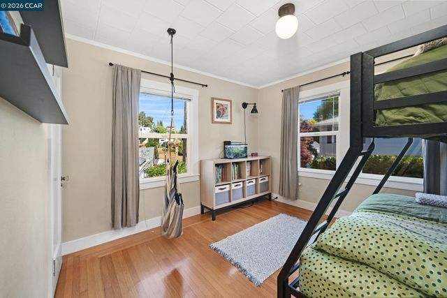 26 Cooke St, Crockett, CA 94525