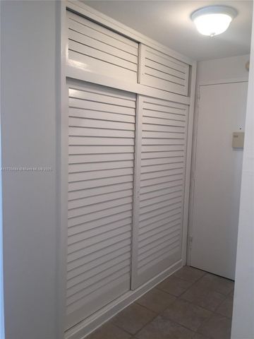 1408 Brickell Bay Dr 917, Miami, FL 33131