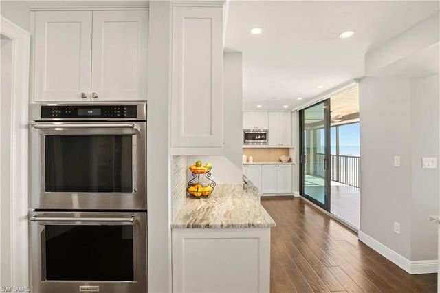 9715 Gulf Shore DR # 701, Naples, FL 34108