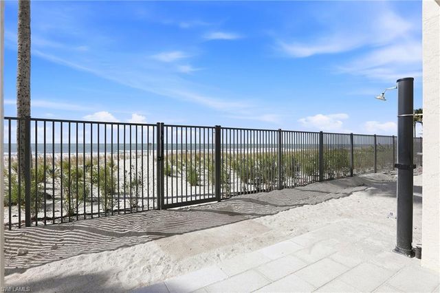 9715 Gulf Shore DR # 701, Naples, FL 34108