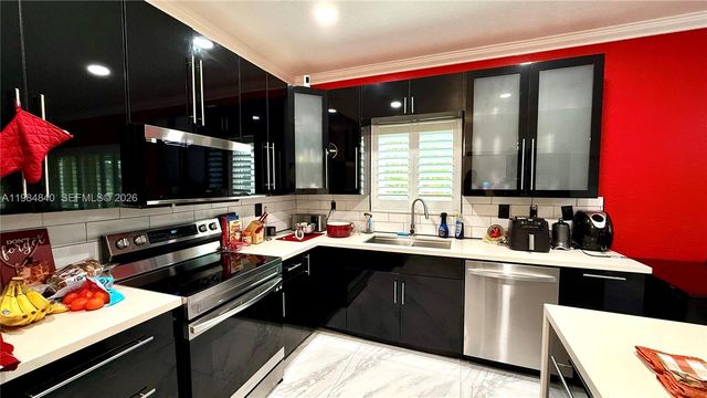 7500 NW 19th Dr, Pembroke Pines, FL 33024