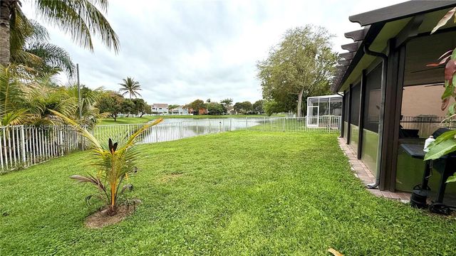 7500 NW 19th Dr, Pembroke Pines, FL 33024