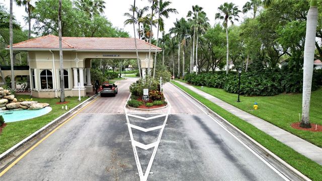 7500 NW 19th Dr, Pembroke Pines, FL 33024