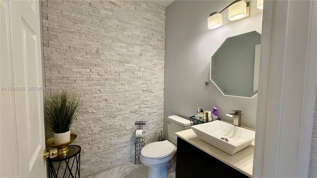 7500 NW 19th Dr, Pembroke Pines, FL 33024