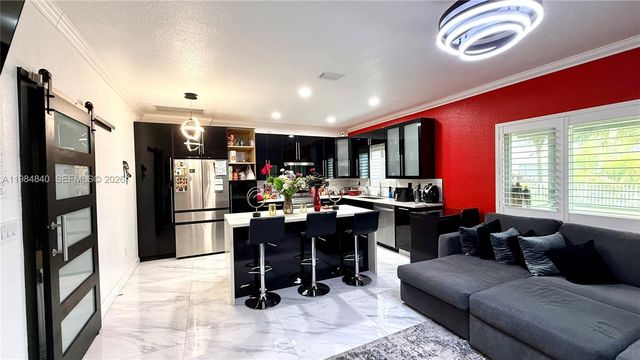 7500 NW 19th Dr, Pembroke Pines, FL 33024