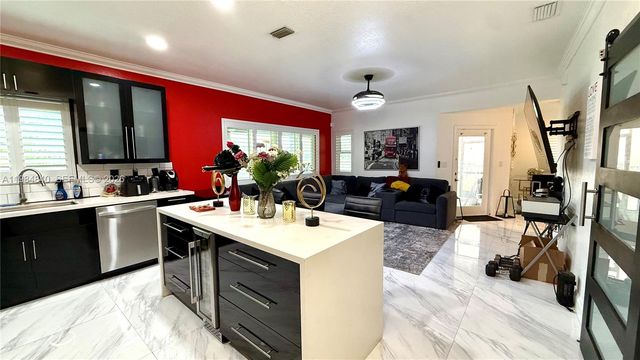 7500 NW 19th Dr, Pembroke Pines, FL 33024