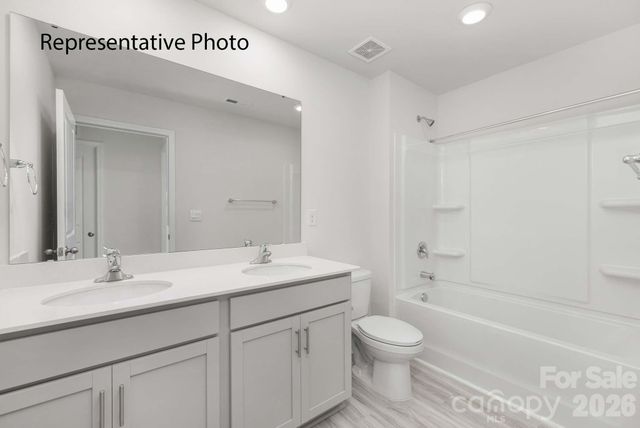 2102 10th Street SE, Hickory, NC 28602