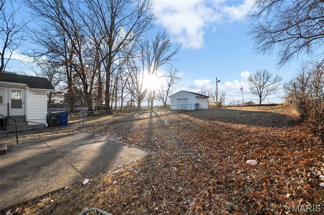 2221 Wolter Avenue, St Louis, MO 63114