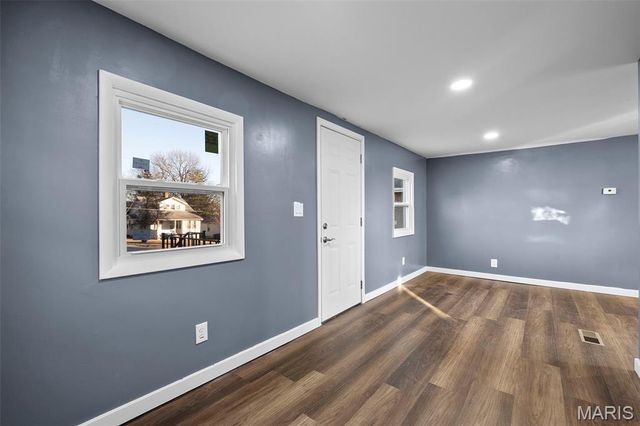 2221 Wolter Avenue, St Louis, MO 63114