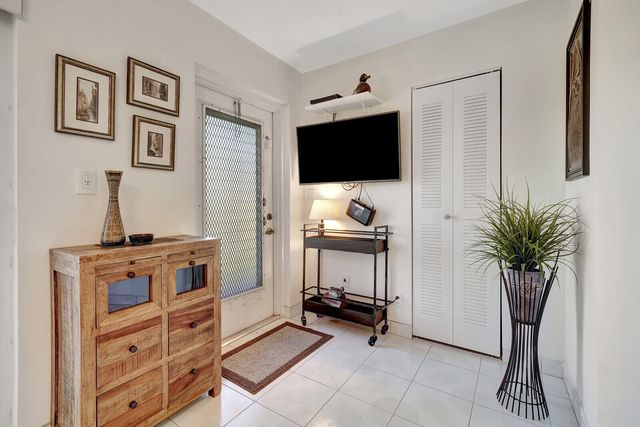 7547 S Oriole Boulevard 202, Delray Beach, FL 33446