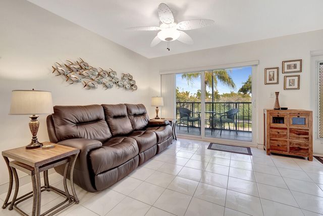 7547 S Oriole Boulevard 202, Delray Beach, FL 33446