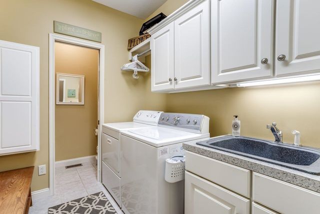 6813 W Northwind Cir, Wichita, KS 67205