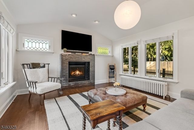 29 Orchard St, Mendham Boro, NJ 07945