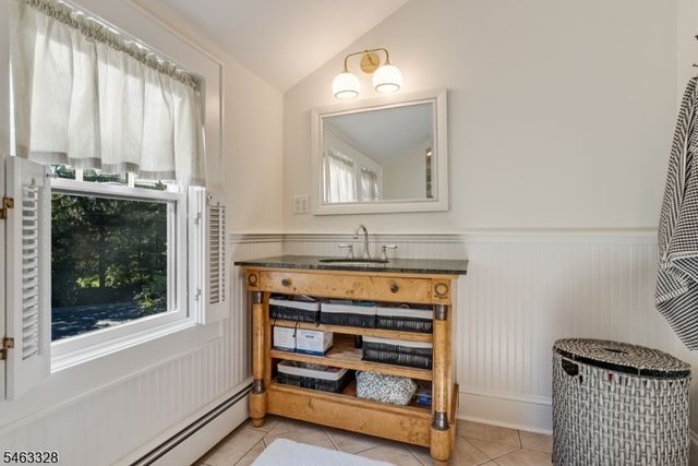 29 Orchard St, Mendham Boro, NJ 07945